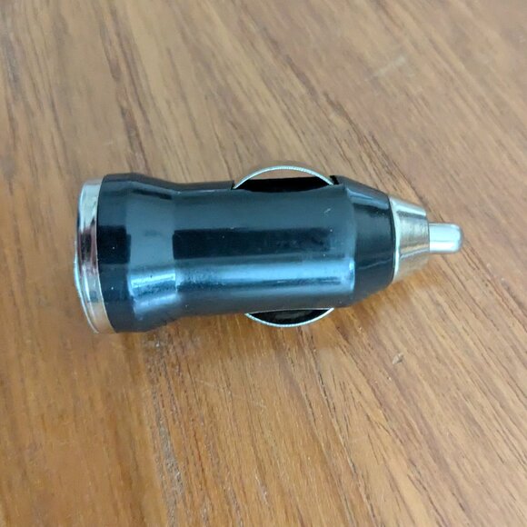 Georgia Tech GT Car Lighter USB Charger Essential for the Yellow Jacket Driver - Picture 2 of 4